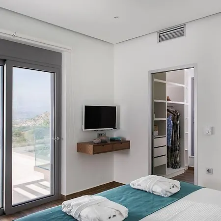 فيلة Lux Alas -stunning Views-ps4-family خانيا