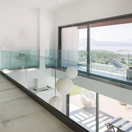 Lux Alas -stunning Views-ps4-family